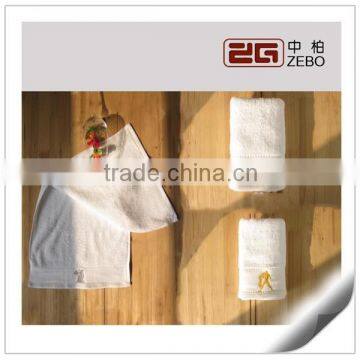 100% Cotton Customized Embroidery Logo 16S Hand Towel Sets photo-4