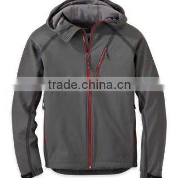 man wear lightweight softshell Jacket