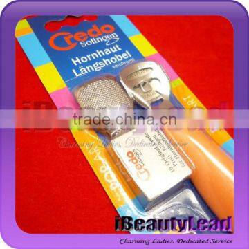 60 g cuticle remover made of stainless steel and plastic Cuticle remover