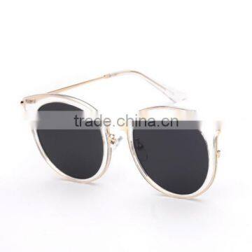 Women Upscale Retro Transparent Block Sunglasses