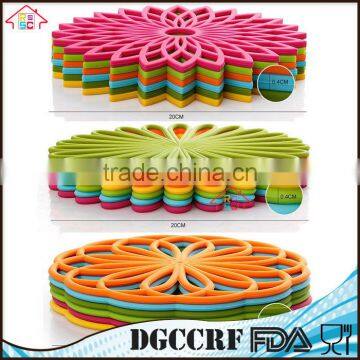 Premium Quality Cheap Insulated Flexible Durable Non Slip Coasters Multi-Use Flower Shaped Trivet Silicone Mat Hot Pads photo-2
