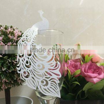 2016 New Design Elegant White Peacock Laser Cut Place Cards for Wine Glasses