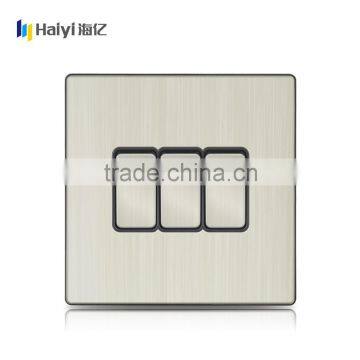 China Manufacture UK Type Aluminum Panel 3 Gang 2 Way Electric Wall Switch