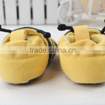 Hot Sale Cute Little Bee Baby Prewalker Shoes Toddlers Infant Baby Non-slip Soft Sole Cotton Shoes