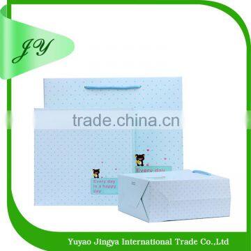 New customize various size and color handbags gift package bag wholesale