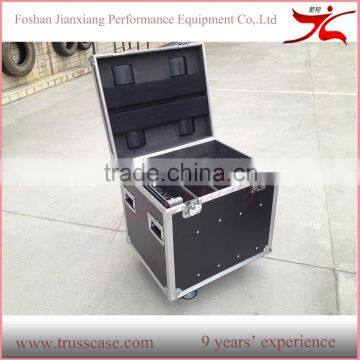 Lockable aluminum moving head flight case