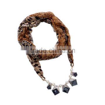 Giraffe Scarf necklace decorated with square ornaments chain