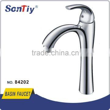 Basin Faucet In Chrome Finishing 84202