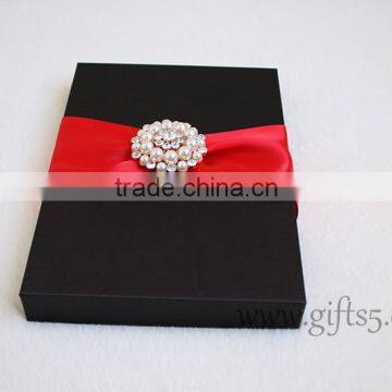 Unique Wedding Invitations Box With Brooch photo-4