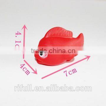 Custom 100% food grade silicone rubber red fish bath toy with squeaker