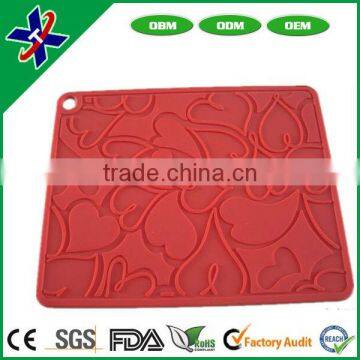 2014 fashion and cheper colored of silicone table mat,