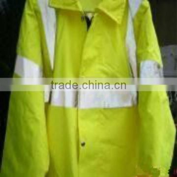 Fluorescent flame retardant fabric for workers