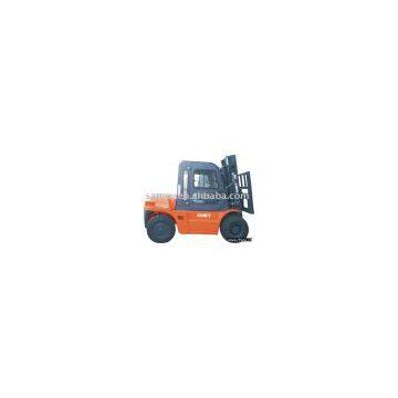 forklift truck with driver's cab