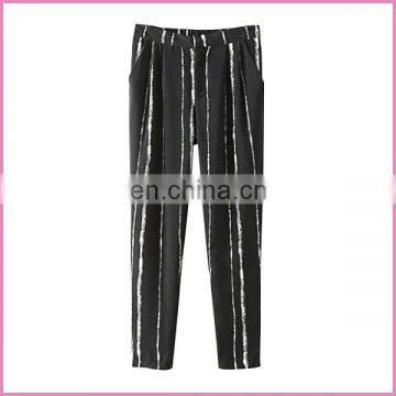 thick printed fabric pants with two pockets front zipper