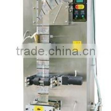 Automatic liquid compound film packing machine