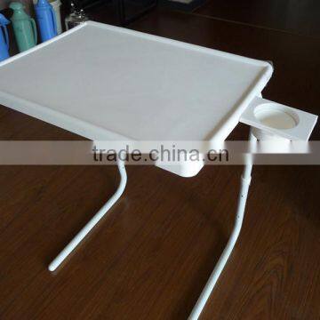 New design plastic portable table mate with cup holder