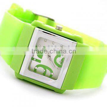 Plastic watch P0587