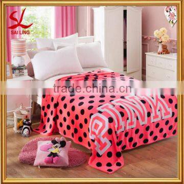 Fashion Black Polka Dots Fleece Throw Blanket Popular Pink Flannel Blanket As a Gift for Winter