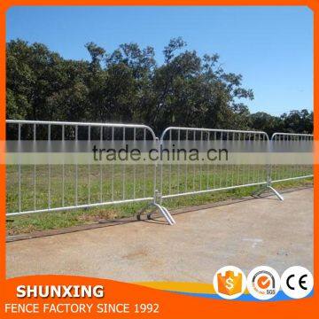 sport filed welded crowd control barriers for sale