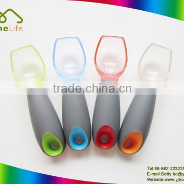 New design high quality colorful Transparent plastic avacado ice cream scoop