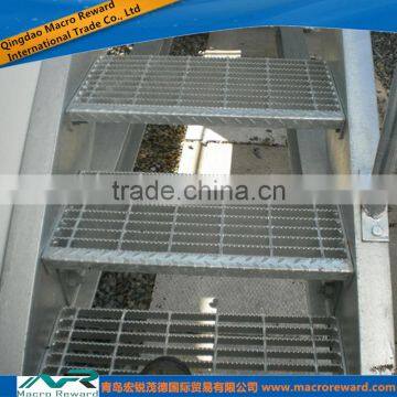 ASTM DIN Q235 SS304 Steel Grating Steel Stair Treads