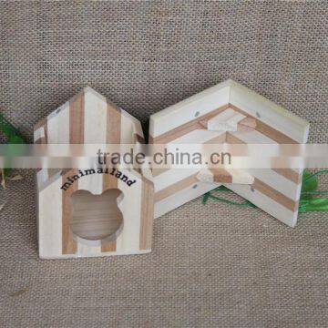 Незначительные деревянные украшающие подарочные коробки в форме маленького дома для Рождества photo-3