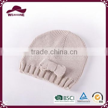 Children beanie with bow