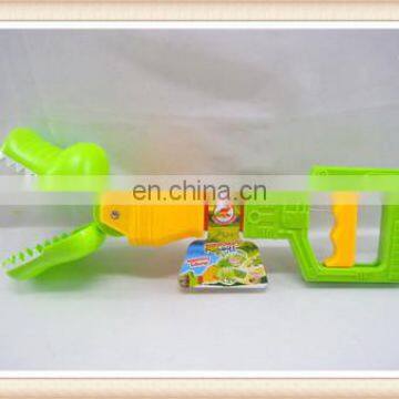 2015year new crocodile shape plastic robot hand toy