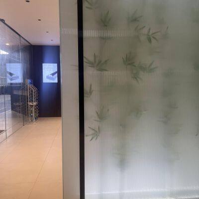 Office Hotel Decorative Ribbed Tempered Glass Partition Reeded Shadow Fluted Curtain Wall Glass photo-3