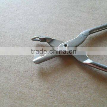 you remove surgical staple remover