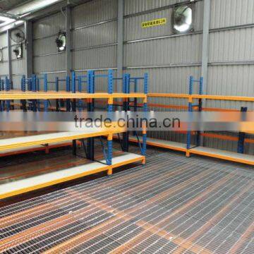 Warehouse Mezzanine Floor Covered With Steel Gratings