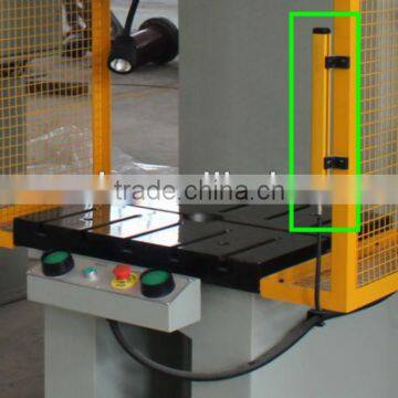 Deep throat single column hydraulic punching machine