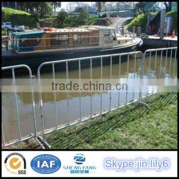 Q235 Most Popular Line Control Interlocking Steel Barricade photo-3