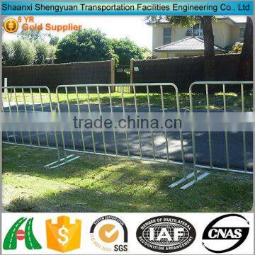 Metal traffic safety galvanized crowd control barrier fence