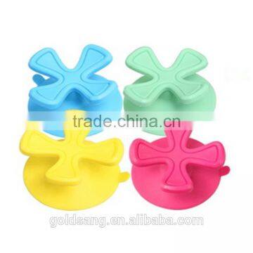 2015 New Customized Four Leaf Clove SiIliocne Sucktion Hooks Silicone Phone Holder