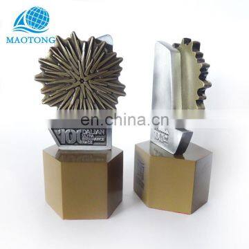 Custom Cheap Zinc Alloy Metal Antique Silver Plated New 3D Trophy Tennis Sports Medals and Trophies Maker photo-3