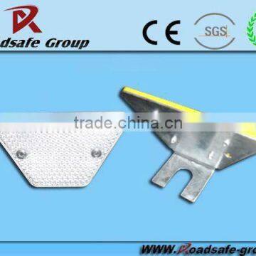 2013 wholesale Road safety Trapezoid Guardrail Delineator