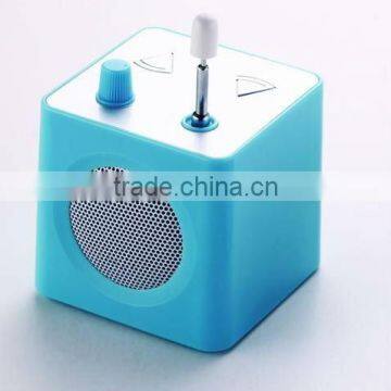 mini portable cube FM radio with speaker