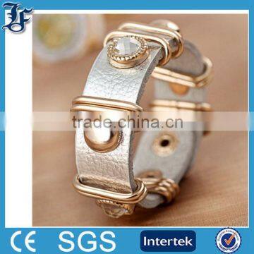 wide high quality leather bangle