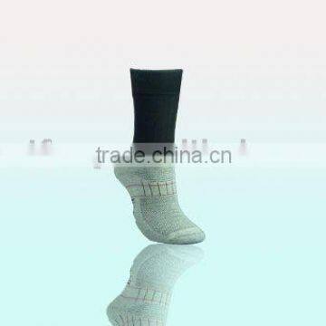 2016 Wholesale Fashion cotton sport socks with good quality