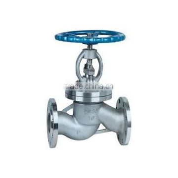 GLOBE VALVE FOR REGULATING FLOW IN A PIPELINE