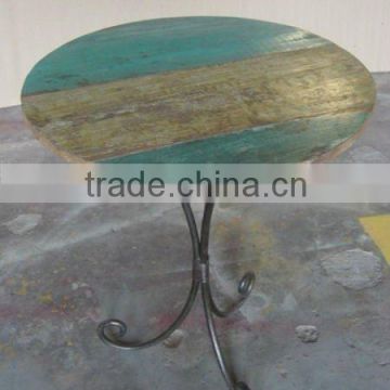 INDUSTRIAL TABLE WITH RECYCLE WOOD TOP