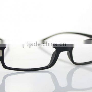 2013 news frames TR-90 1103