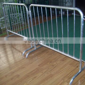 hot dipped galvanized fixed U shape base crowd control barrier