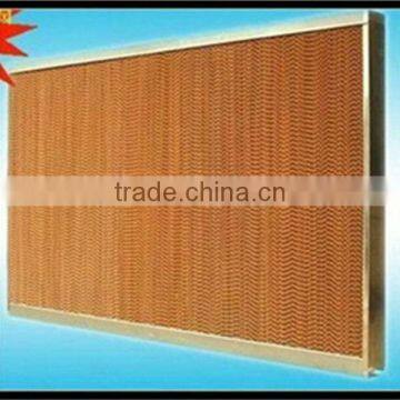 Evaporative cooling pad for poultry and green house