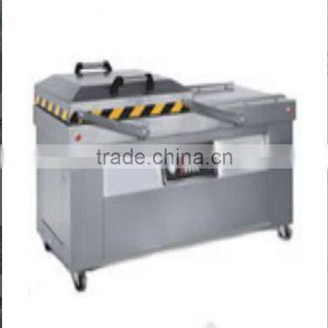 Automatic flip vacuum packaging machine