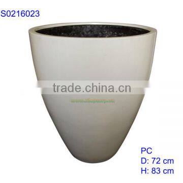 Tall tapered fiberglass lacquered planters | S0216023