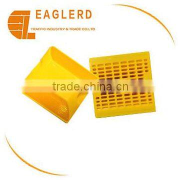 High quality yellow Trafiic Safety Reflective plastic road stud sell well in Europe and North America