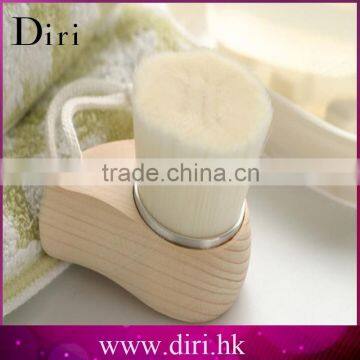 Shenzhen Factory High Quality Wood Handle Cleaning Makeup Brushes for Women photo-3