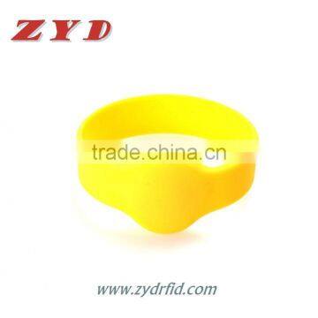 Cheap UHF Rfid Monza4 Waterproof Silicone Wristband